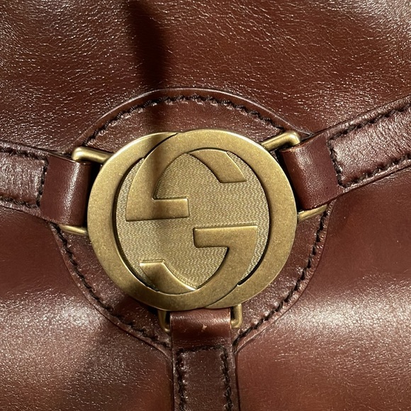 Gucci Shoulder Bag - Picture 8 of 12